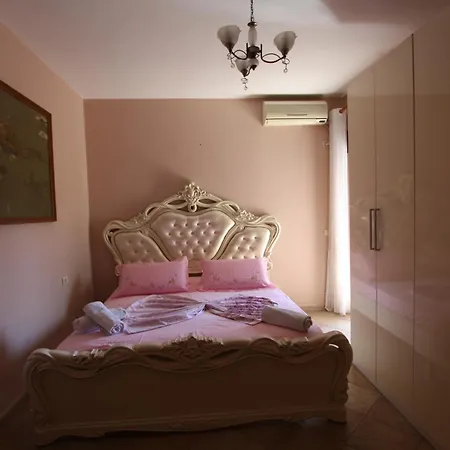 Alta Vista アパート ティラナ